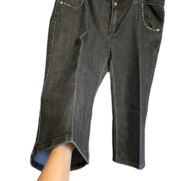 Roadrunner Black Denim Capri Pants - Size 16 Bling on all pockets -Silver thread - Picture 9 of 12